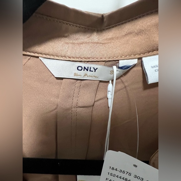 Satin Button Down Collared Shirt - Picture 4 of 5